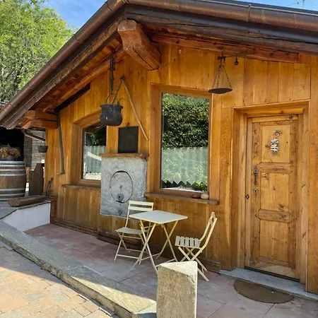 Profumo Di Legno Αόστα